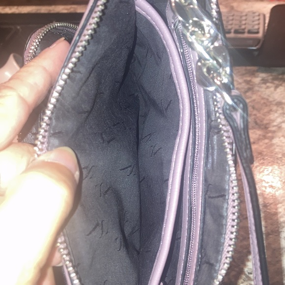 Simple Vera crossover bag - Picture 5 of 13